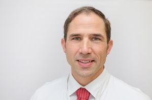 Dr. med. Arnaud Friton Dr. med. Arnaud Friton