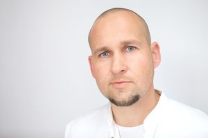Dr. med. Wolfgang Herzer Dr. med. Wolfgang Herzer